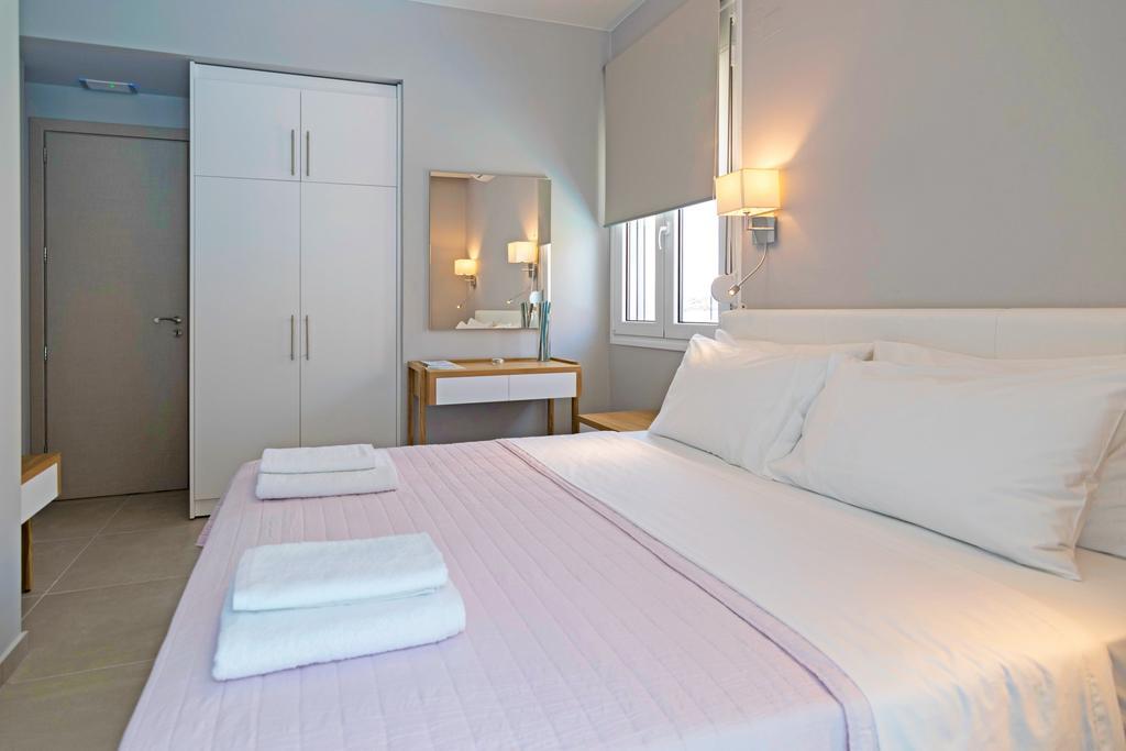 Sonja Beachfront Apartments 加藤-达拉特索 外观 照片