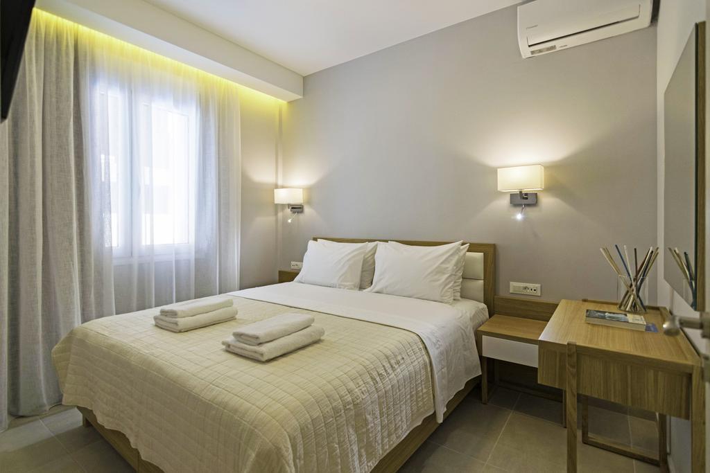 Sonja Beachfront Apartments 加藤-达拉特索 外观 照片