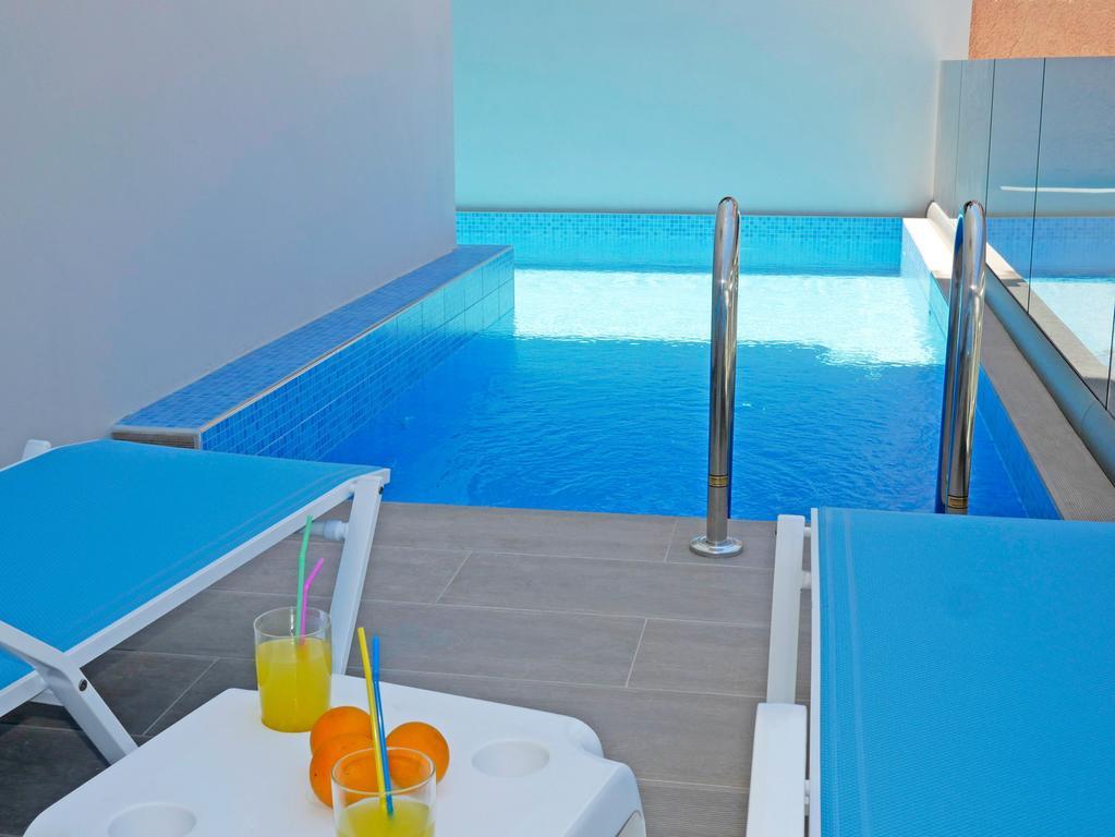Sonja Beachfront Apartments 加藤-达拉特索 外观 照片