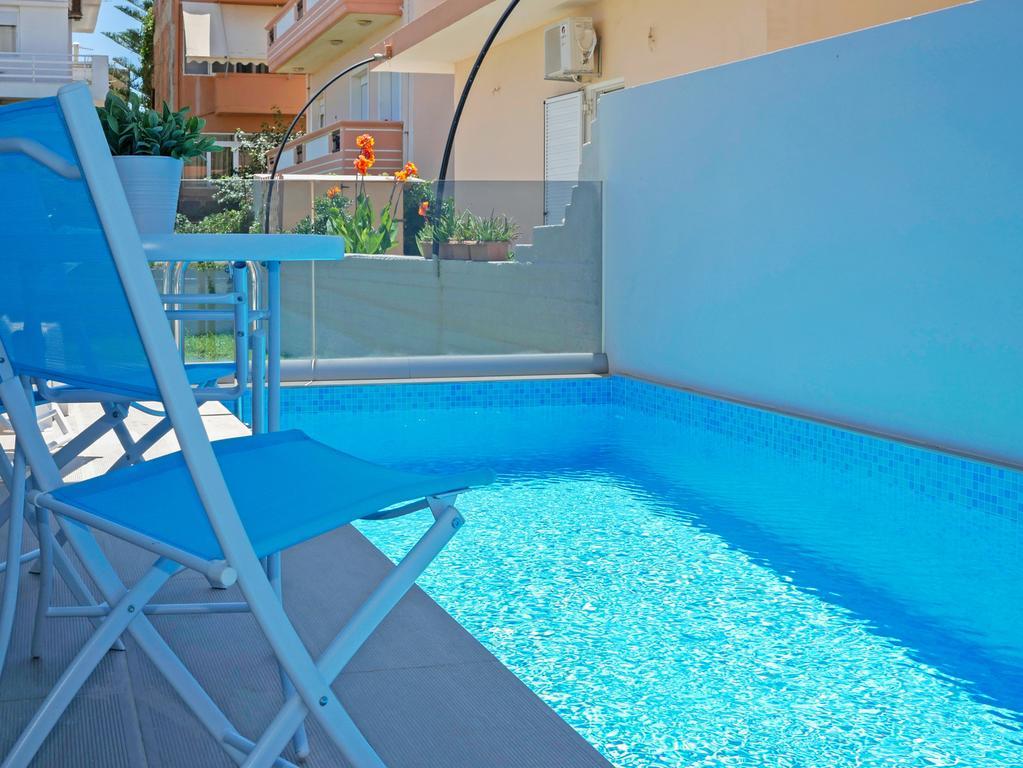 Sonja Beachfront Apartments 加藤-达拉特索 外观 照片