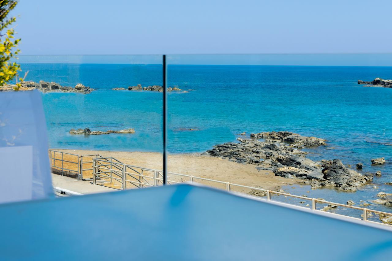 Sonja Beachfront Apartments 加藤-达拉特索 外观 照片