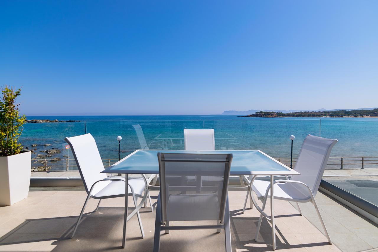 Sonja Beachfront Apartments 加藤-达拉特索 外观 照片