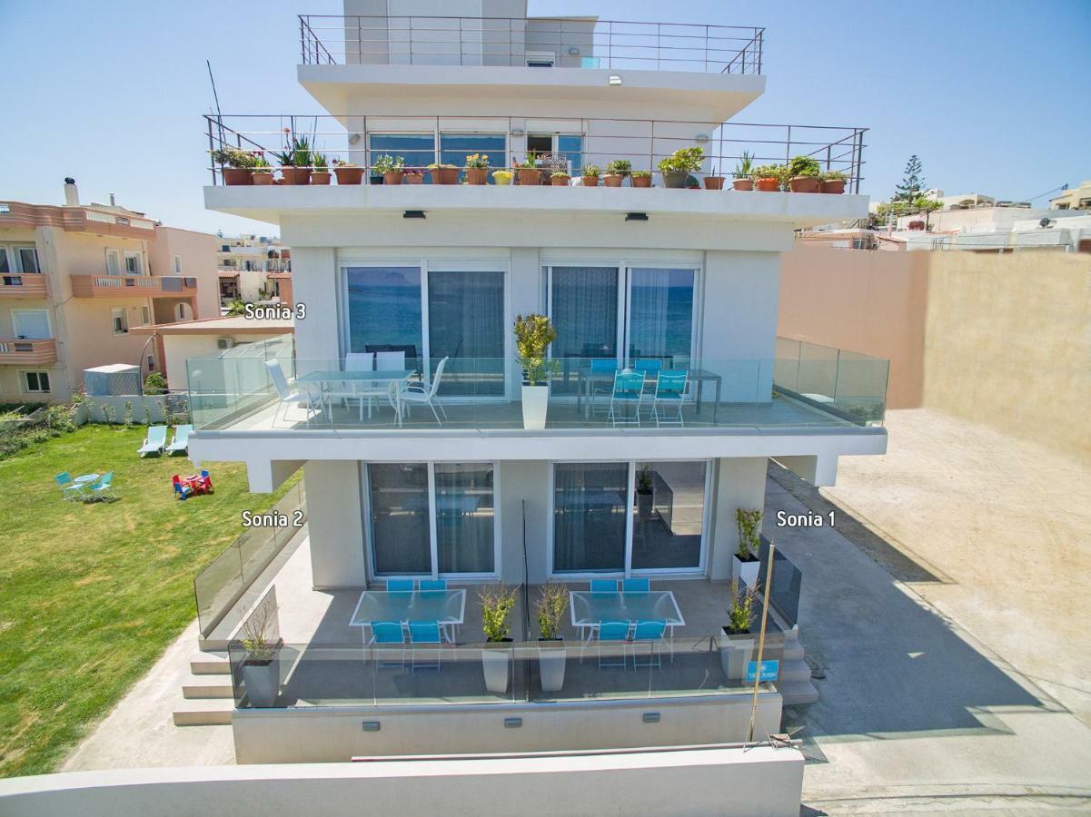 Sonja Beachfront Apartments 加藤-达拉特索 外观 照片